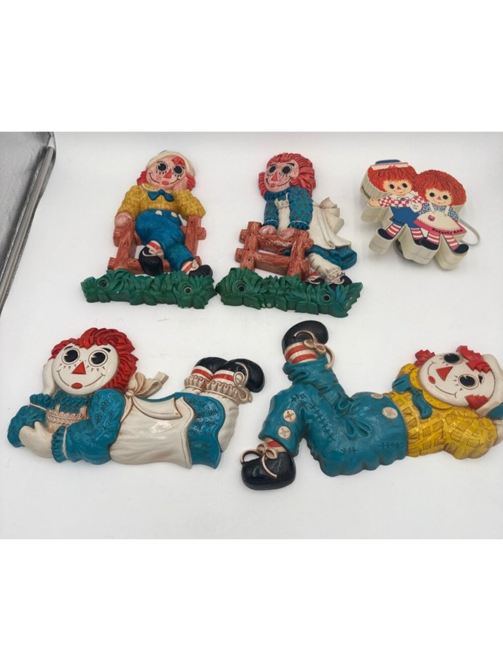 Vtg Raggedy Ann & Andy Wall Plaques Four pc Hand-Painted 3D Plastic Decor 1977
